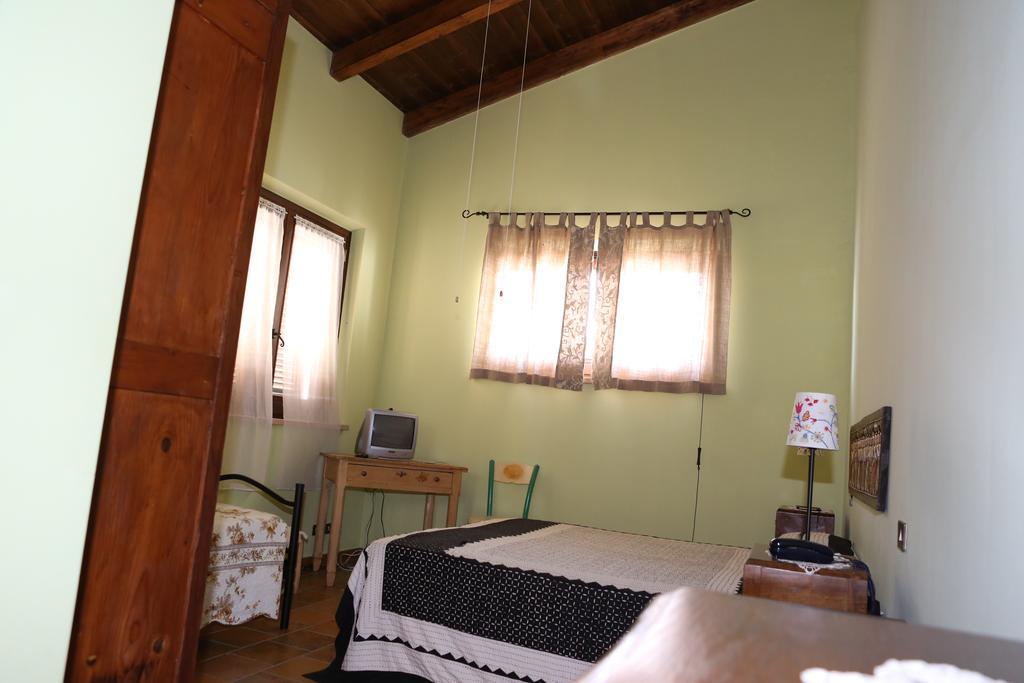 La Locanda Del Picchio Country House Morro dʼOro Exterior foto