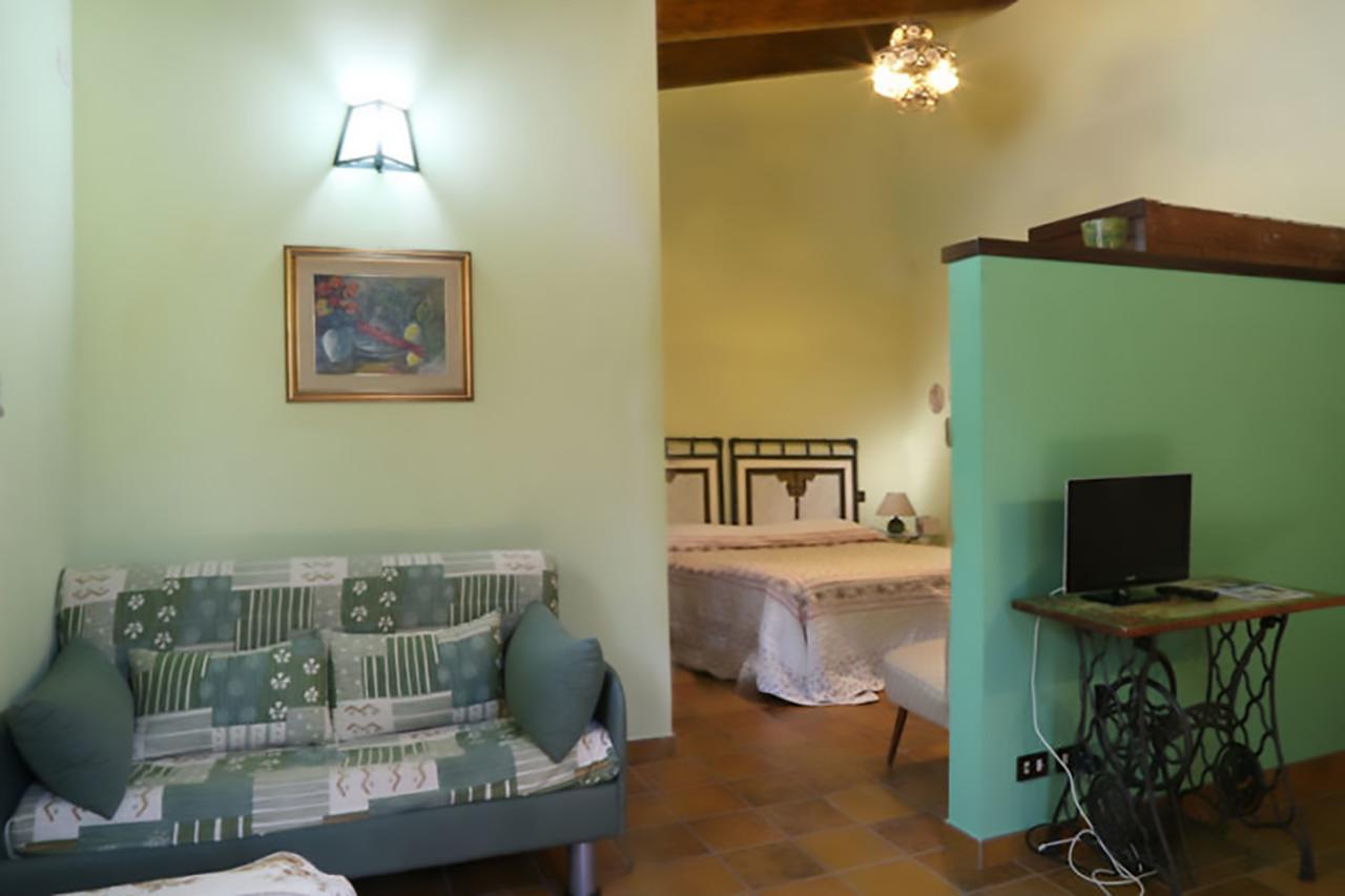 La Locanda Del Picchio Country House Morro dʼOro Exterior foto